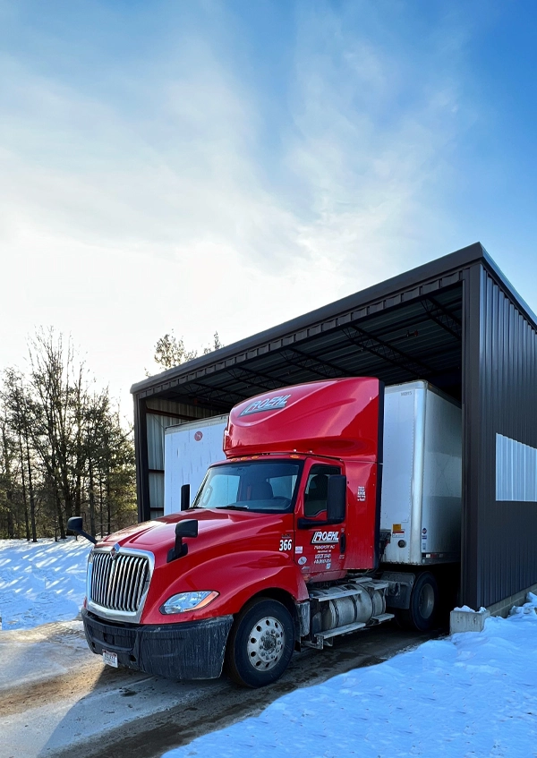 Roehl Dedicated day cab in customer dock